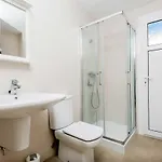 Alana Villa *