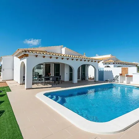 Alana Villa *